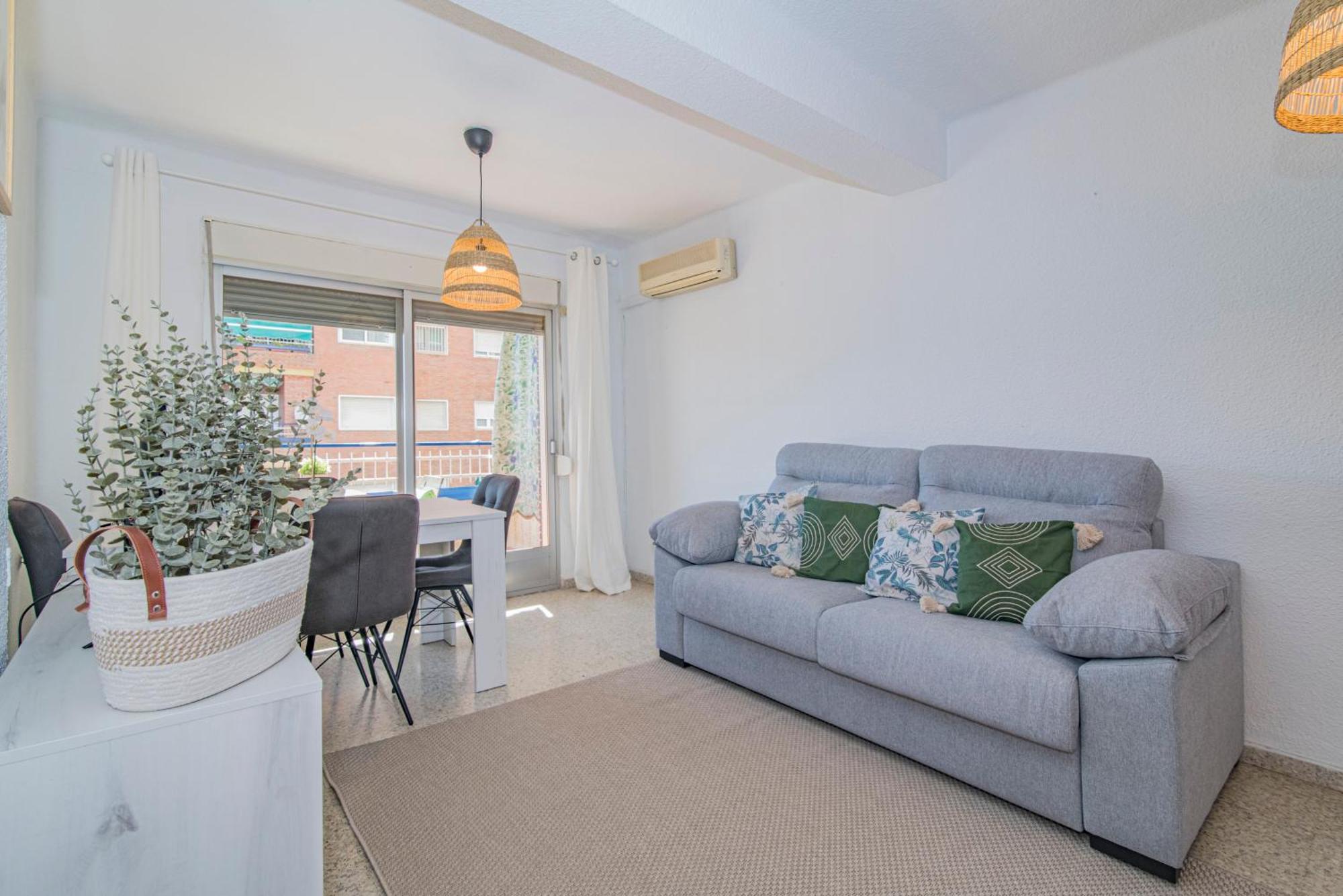 Delfin Retreat Con Terraza Junto A Parada De Metro กรานาดา ภายนอก รูปภาพ
