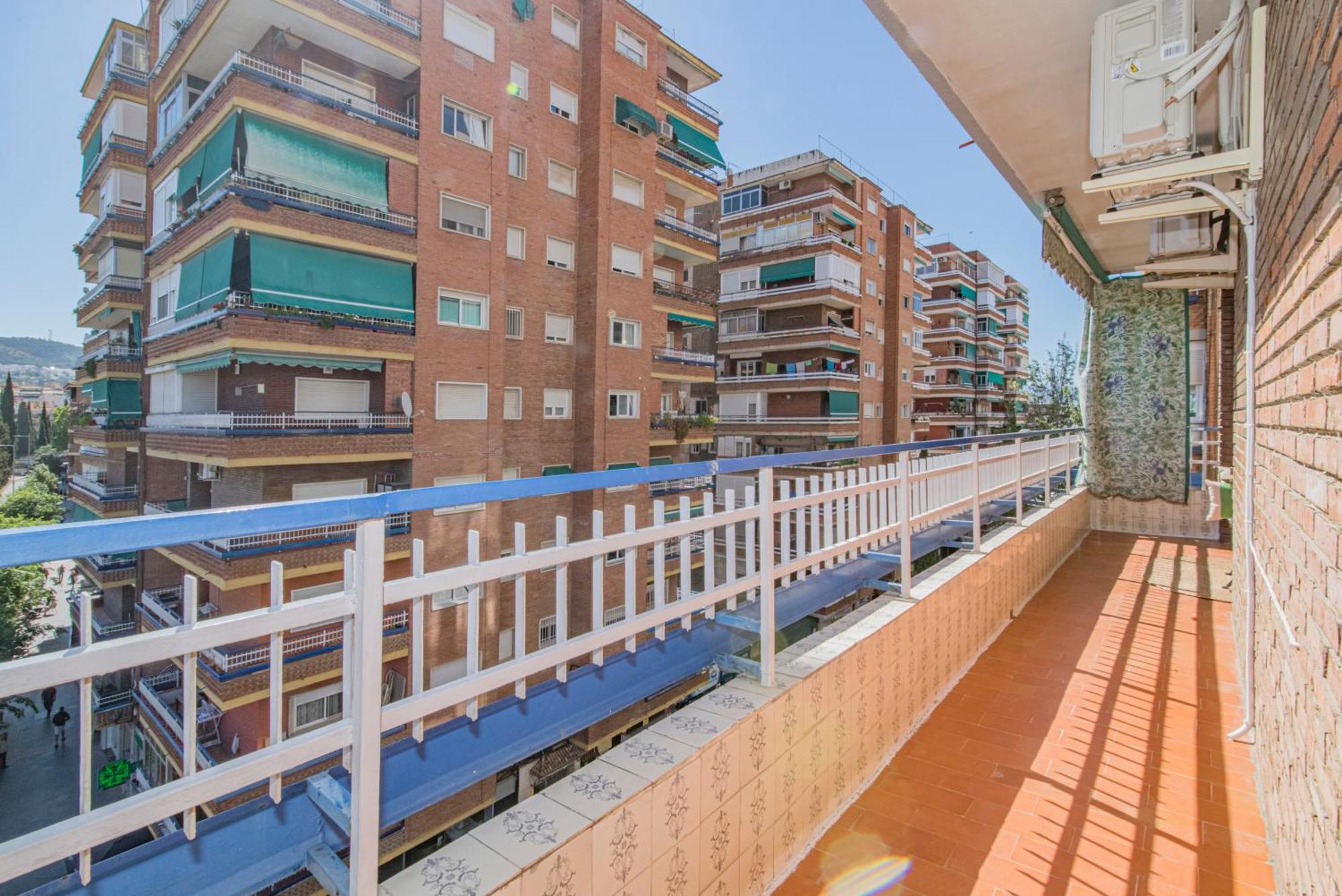 Delfin Retreat Con Terraza Junto A Parada De Metro กรานาดา ภายนอก รูปภาพ