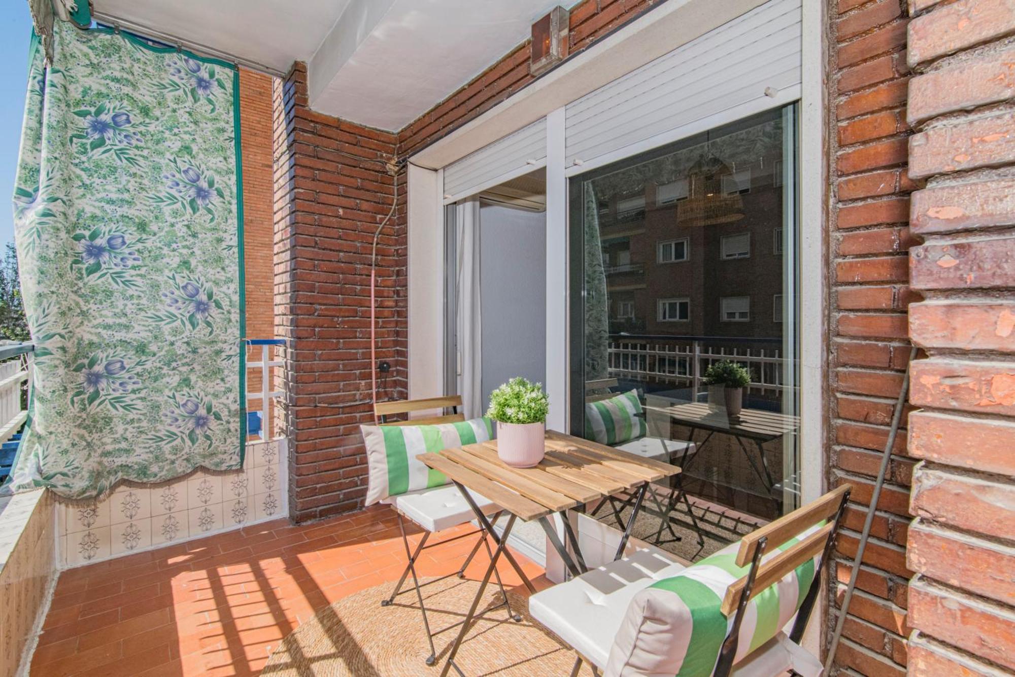 Delfin Retreat Con Terraza Junto A Parada De Metro กรานาดา ภายนอก รูปภาพ